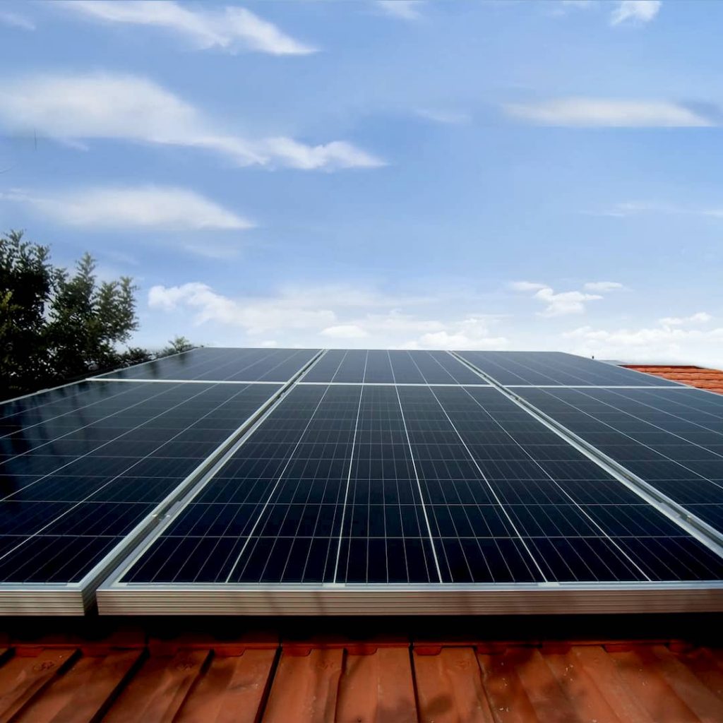 PLACAS SOLARES FOTOVOLTAICAS SOBRE TEJADO