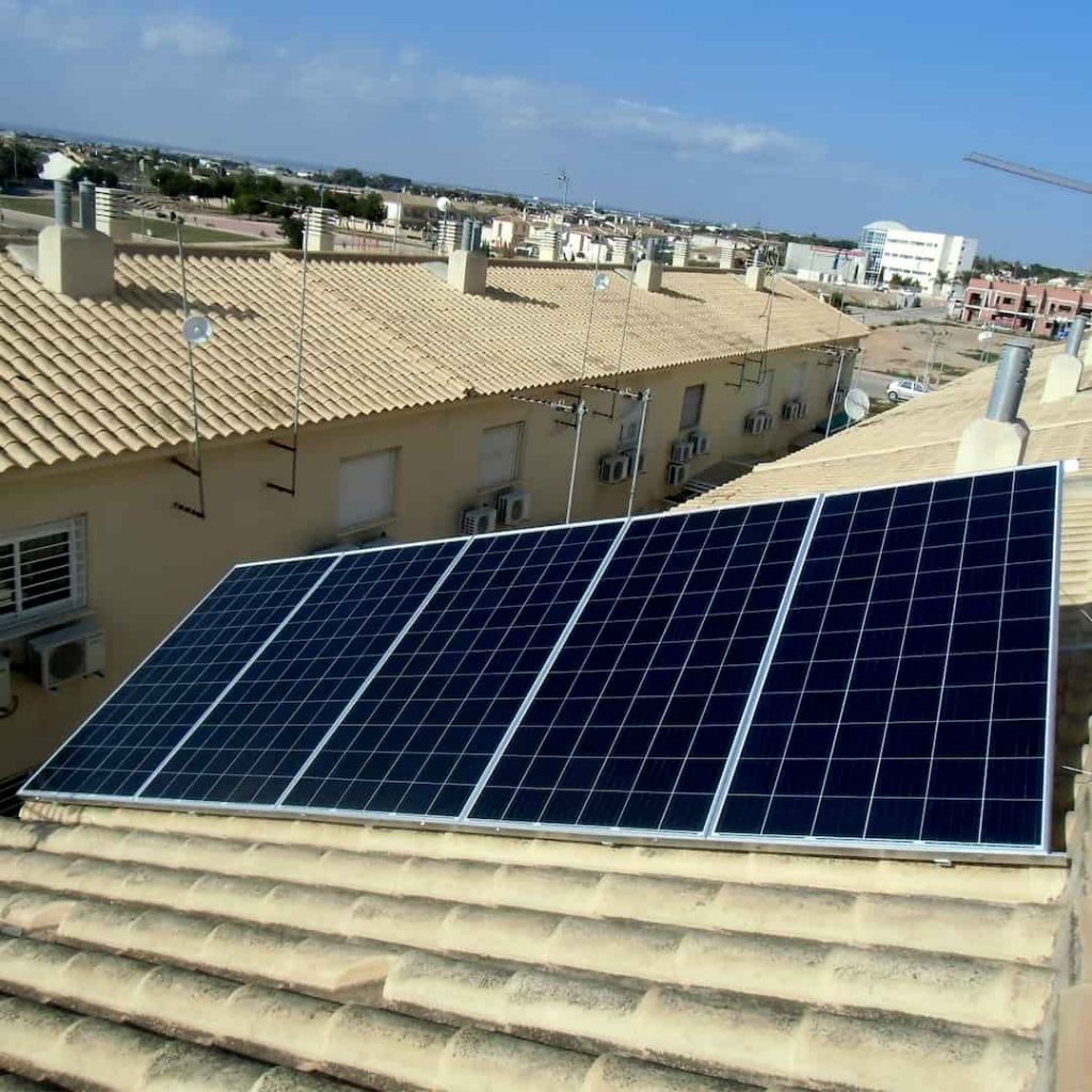 Placas solares fotovoltaicas en Santiago de la Ribera