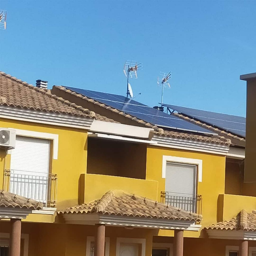 Instalacion de autoconsumo fotovoltaico en las torres de cotillas